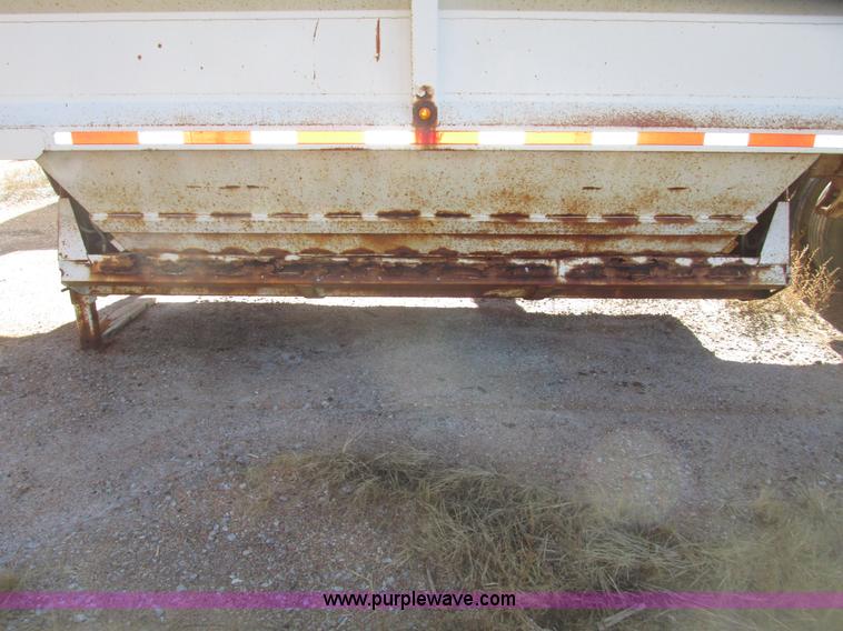 image for item G9909 1993 Dakota DB4200 belly dump trailer