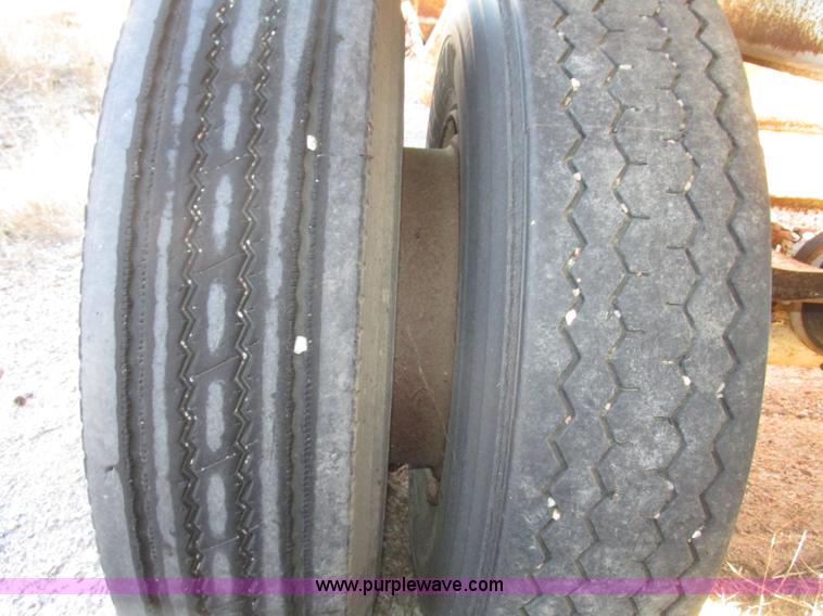 image for item G9909 1993 Dakota DB4200 belly dump trailer