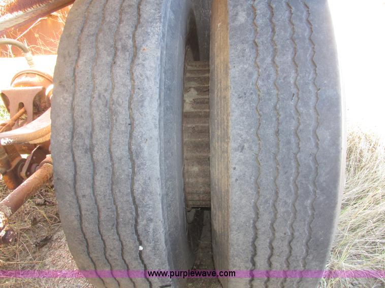 image for item G9909 1993 Dakota DB4200 belly dump trailer