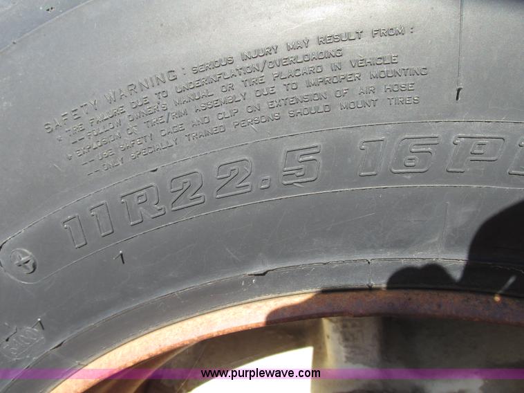 image for item G9909 1993 Dakota DB4200 belly dump trailer