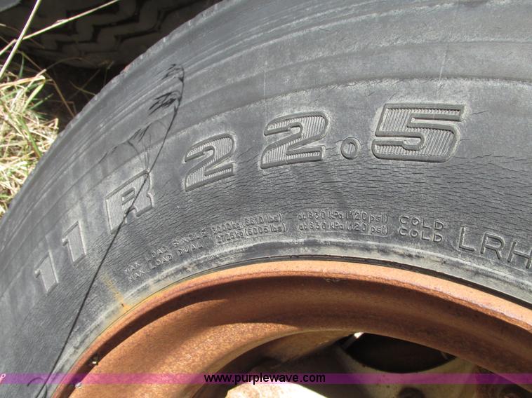 image for item G9909 1993 Dakota DB4200 belly dump trailer