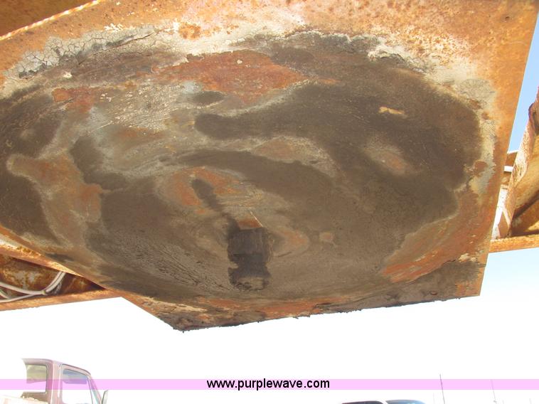 image for item G9909 1993 Dakota DB4200 belly dump trailer