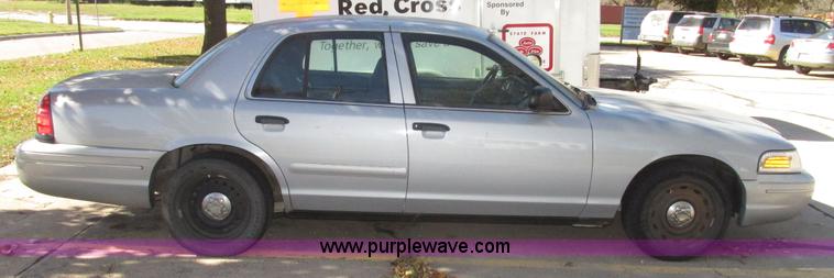 image for item G9910 2004 Ford Crown Victoria Police Interceptor