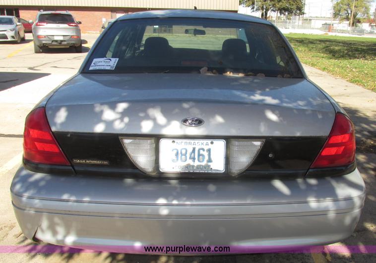 image for item G9910 2004 Ford Crown Victoria Police Interceptor