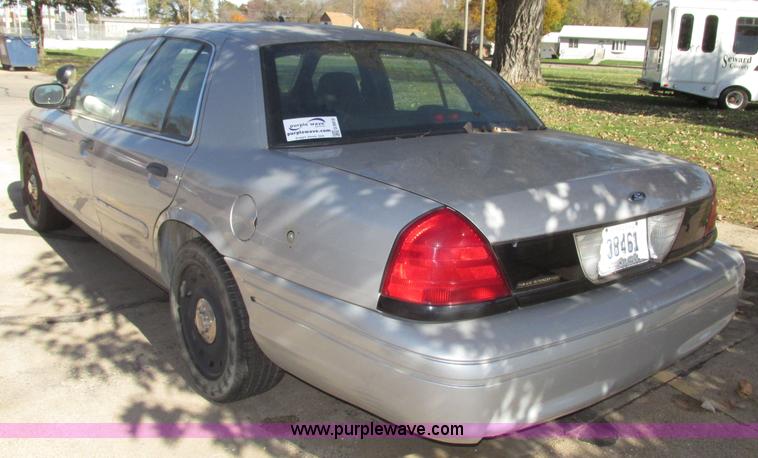 image for item G9910 2004 Ford Crown Victoria Police Interceptor