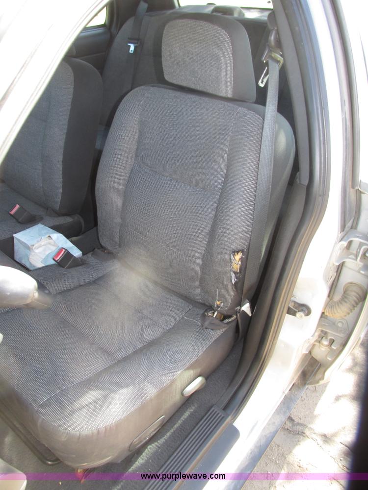 image for item G9910 2004 Ford Crown Victoria Police Interceptor