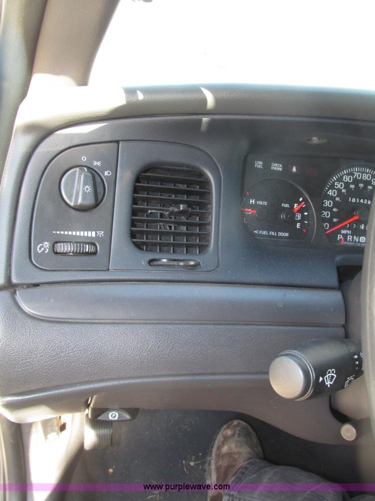 image for item G9910 2004 Ford Crown Victoria Police Interceptor