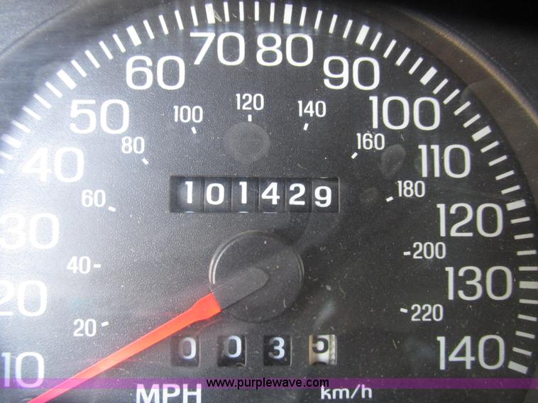 image for item G9910 2004 Ford Crown Victoria Police Interceptor