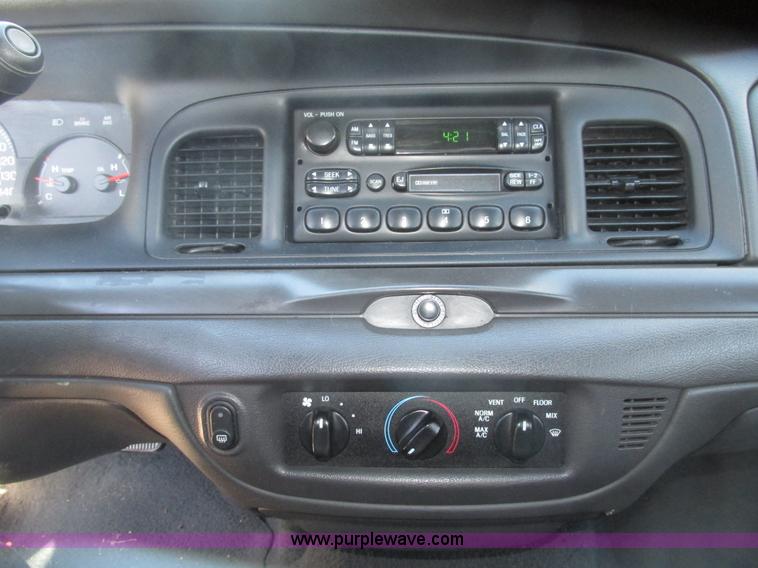image for item G9910 2004 Ford Crown Victoria Police Interceptor