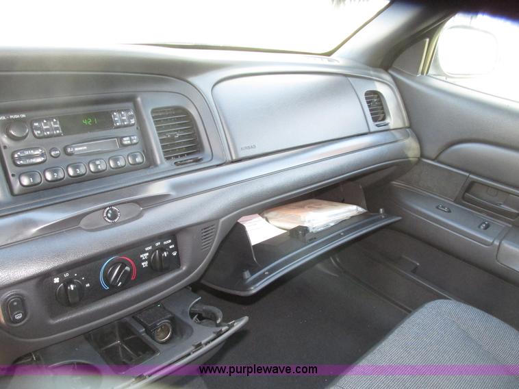 image for item G9910 2004 Ford Crown Victoria Police Interceptor