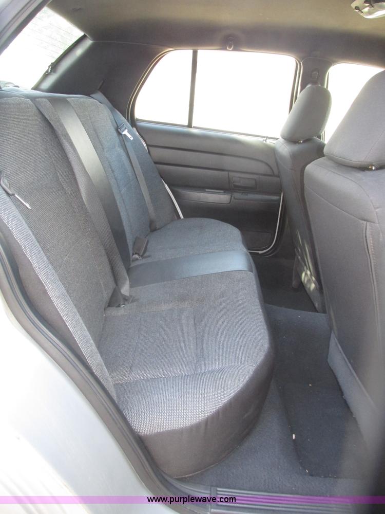 image for item G9910 2004 Ford Crown Victoria Police Interceptor