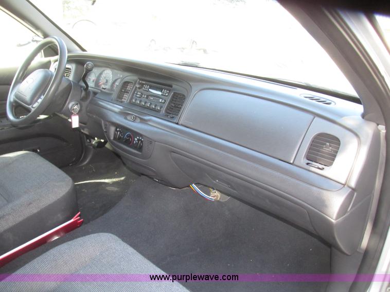 image for item G9910 2004 Ford Crown Victoria Police Interceptor