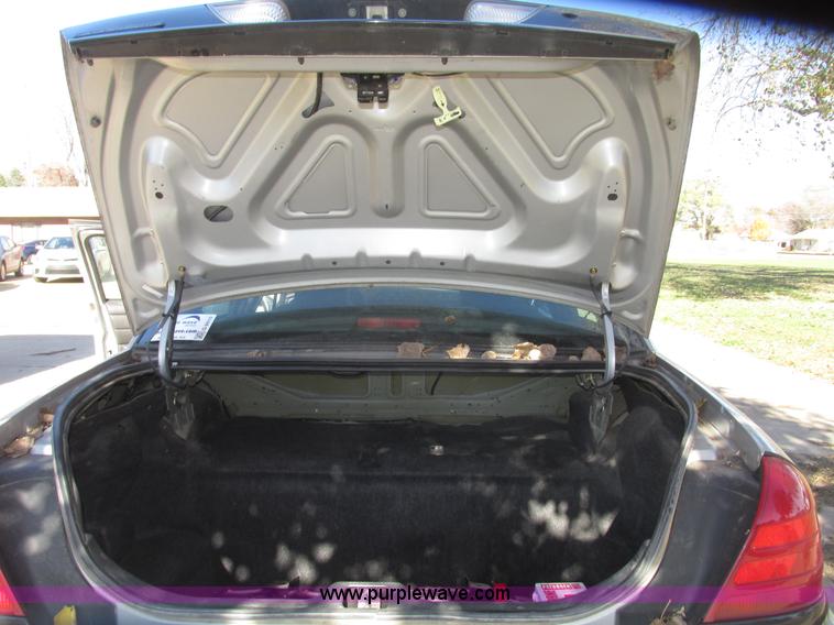 image for item G9910 2004 Ford Crown Victoria Police Interceptor