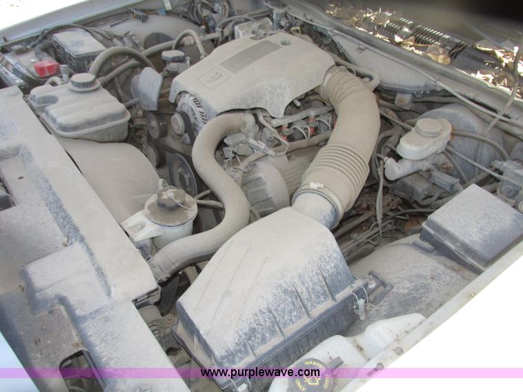 image for item G9910 2004 Ford Crown Victoria Police Interceptor