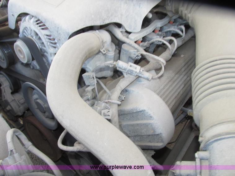 image for item G9910 2004 Ford Crown Victoria Police Interceptor