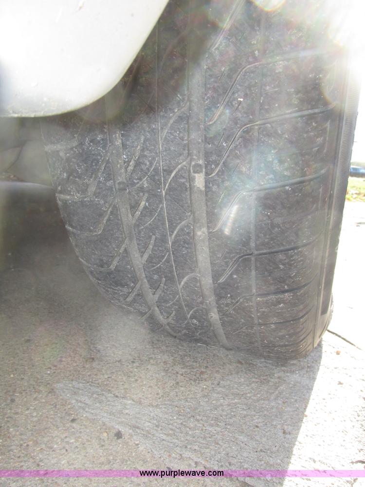 image for item G9910 2004 Ford Crown Victoria Police Interceptor