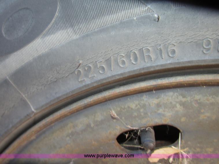 image for item G9910 2004 Ford Crown Victoria Police Interceptor