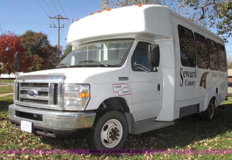 image for item G9911 2008 Ford E450 Super Duty Goeshen coach bus