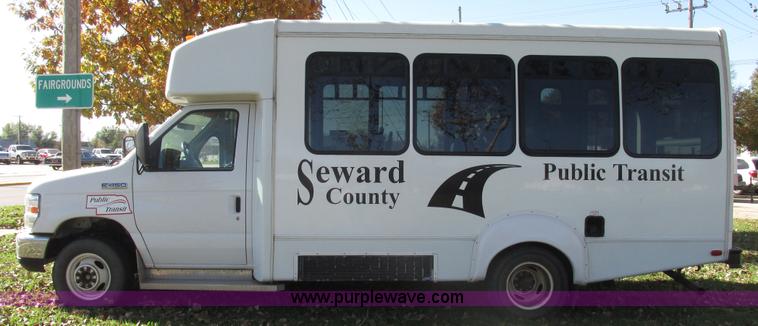 image for item G9911 2008 Ford E450 Super Duty Goeshen coach bus