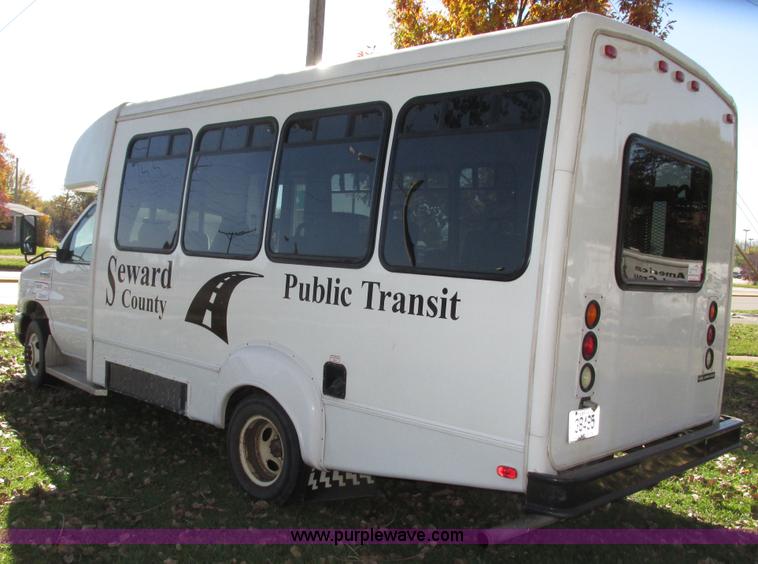 image for item G9911 2008 Ford E450 Super Duty Goeshen coach bus