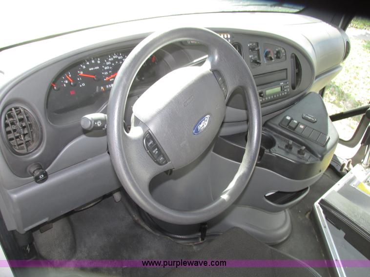 image for item G9911 2008 Ford E450 Super Duty Goeshen coach bus