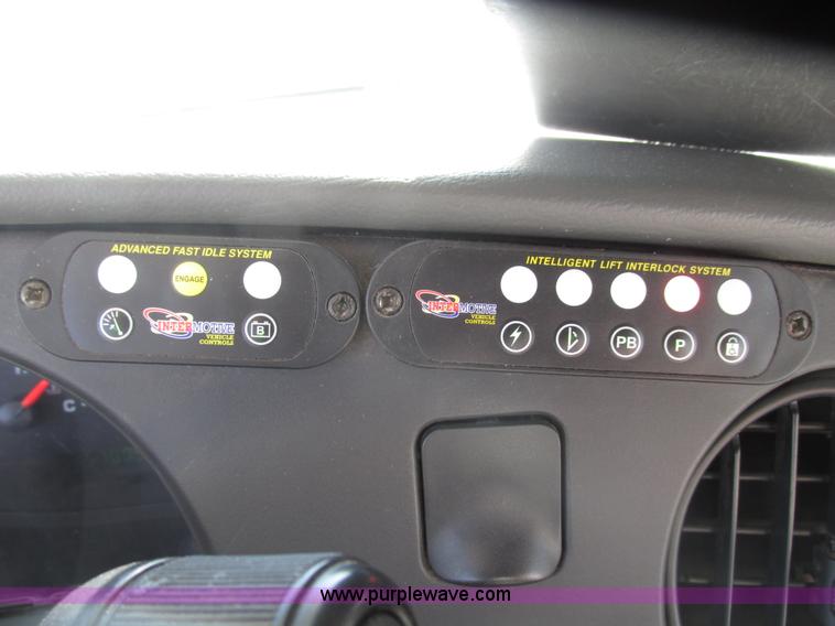 image for item G9911 2008 Ford E450 Super Duty Goeshen coach bus