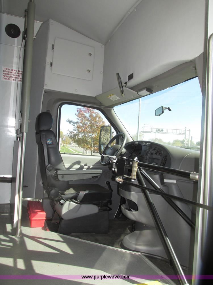 image for item G9911 2008 Ford E450 Super Duty Goeshen coach bus