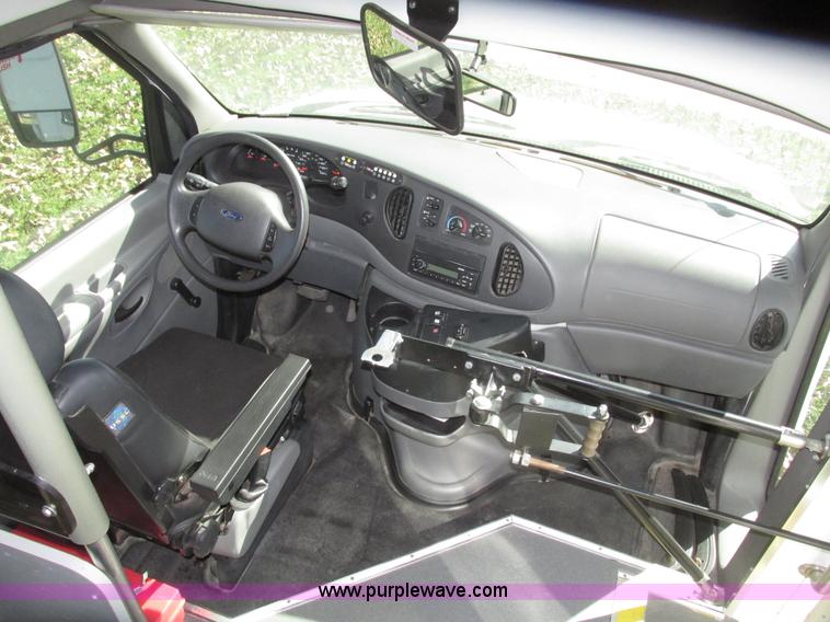 image for item G9911 2008 Ford E450 Super Duty Goeshen coach bus
