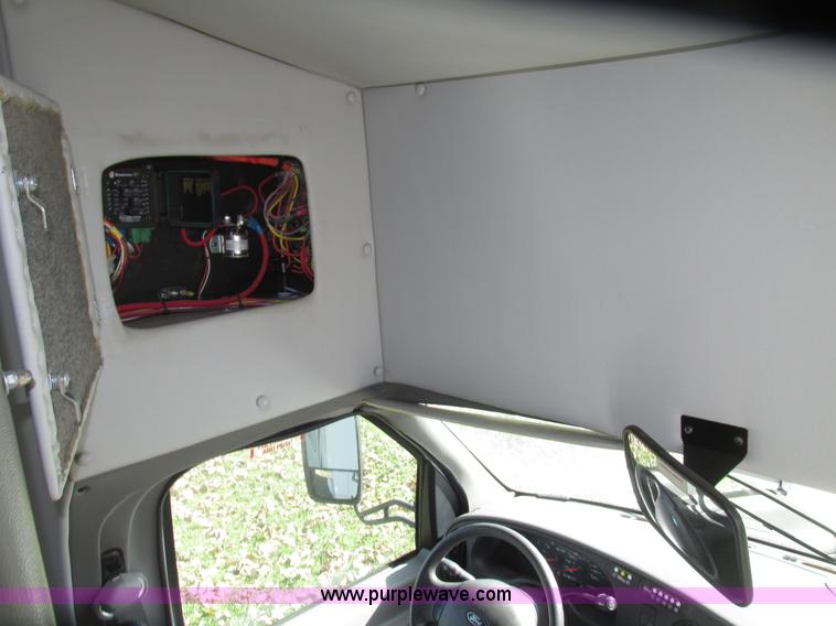image for item G9911 2008 Ford E450 Super Duty Goeshen coach bus