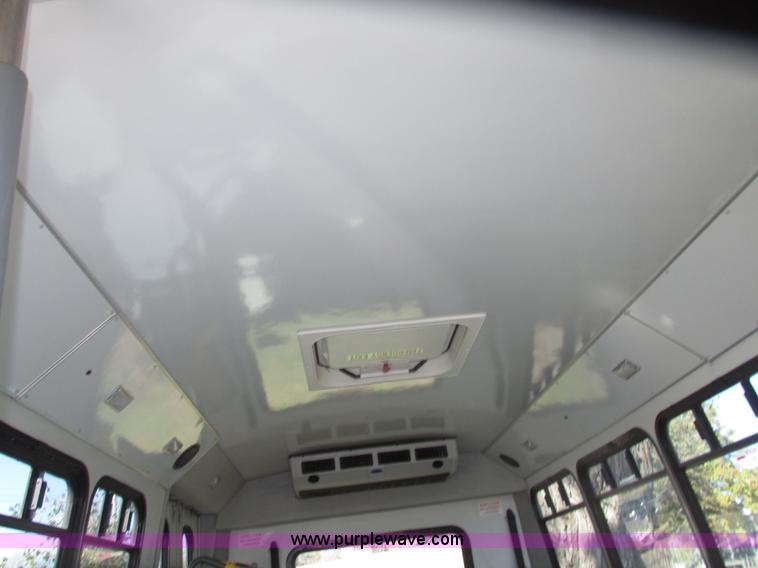 image for item G9911 2008 Ford E450 Super Duty Goeshen coach bus