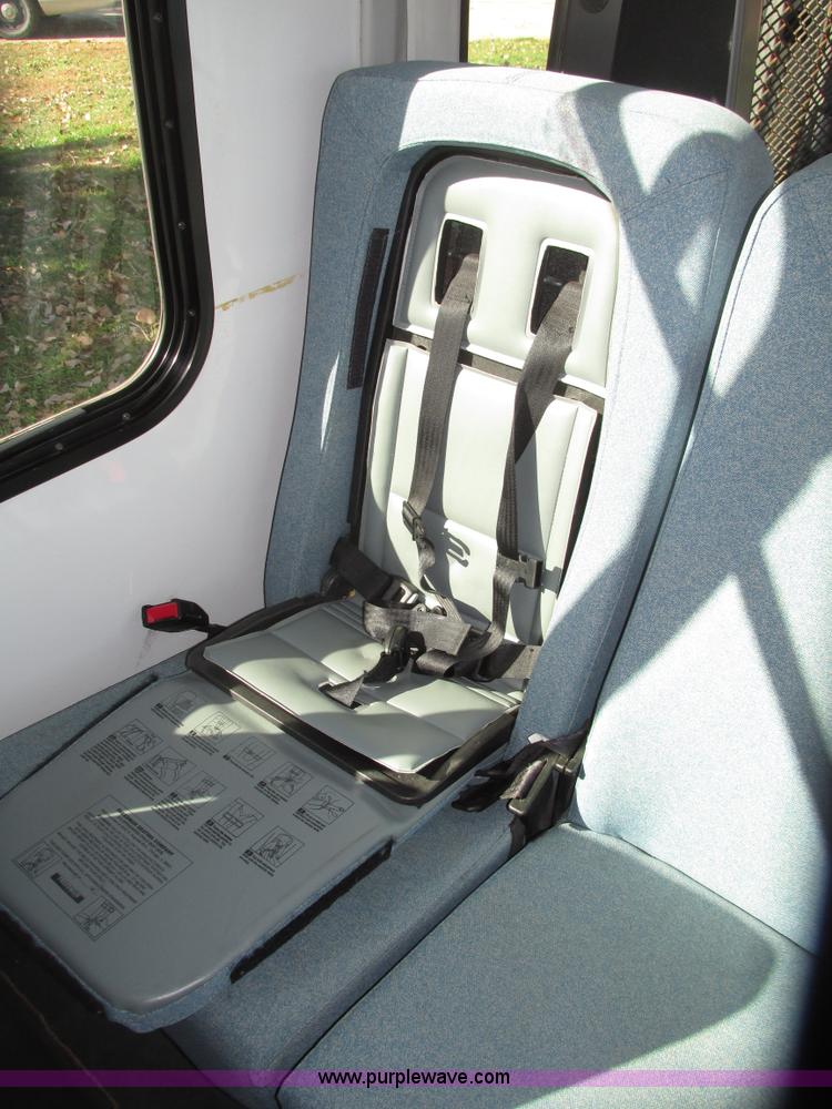 image for item G9911 2008 Ford E450 Super Duty Goeshen coach bus