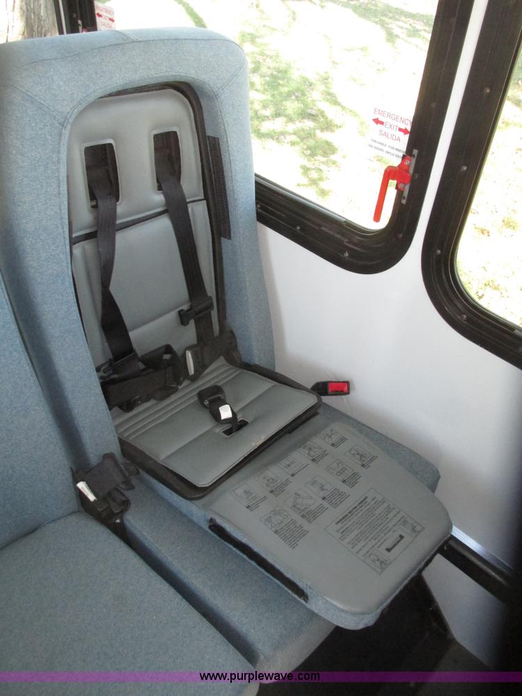 image for item G9911 2008 Ford E450 Super Duty Goeshen coach bus