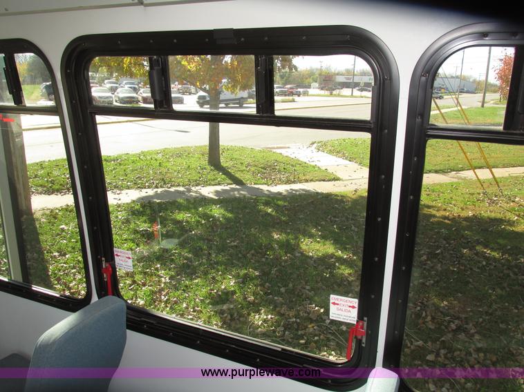 image for item G9911 2008 Ford E450 Super Duty Goeshen coach bus