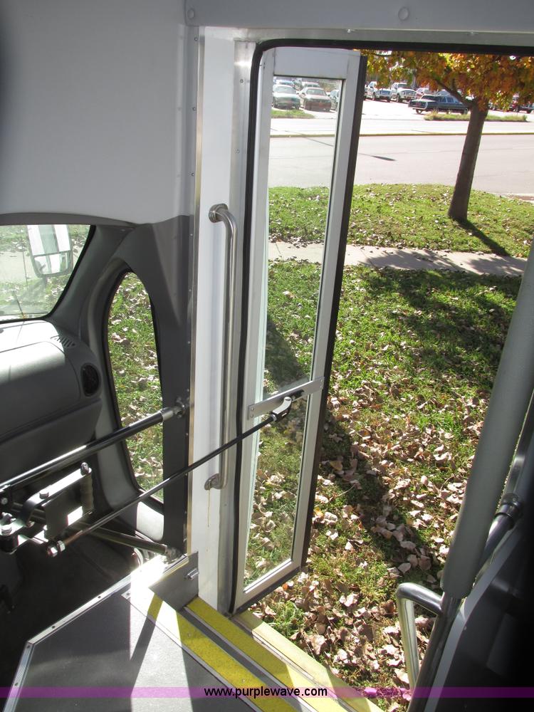 image for item G9911 2008 Ford E450 Super Duty Goeshen coach bus