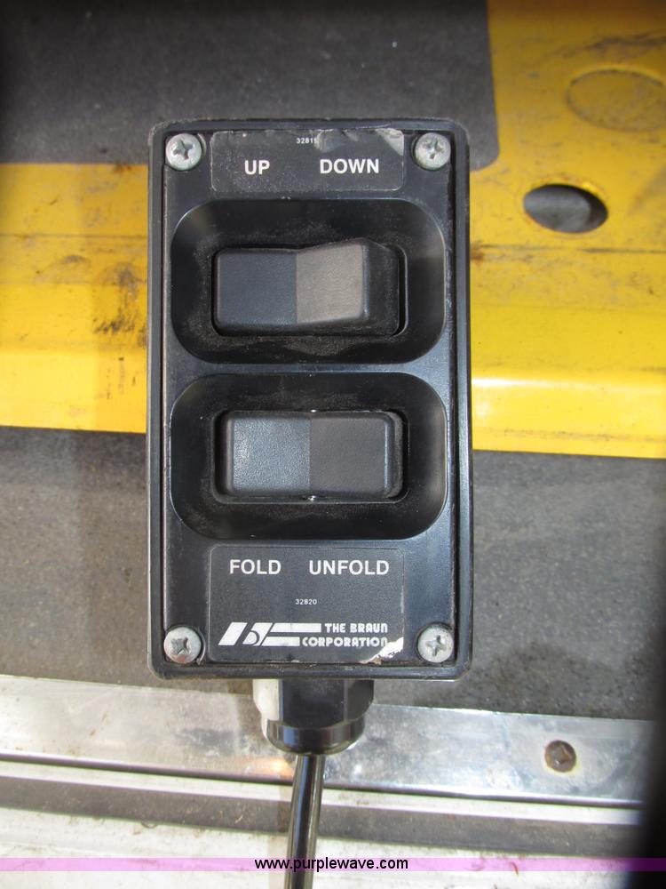 image for item G9911 2008 Ford E450 Super Duty Goeshen coach bus