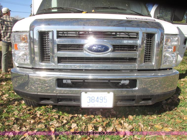 image for item G9911 2008 Ford E450 Super Duty Goeshen coach bus
