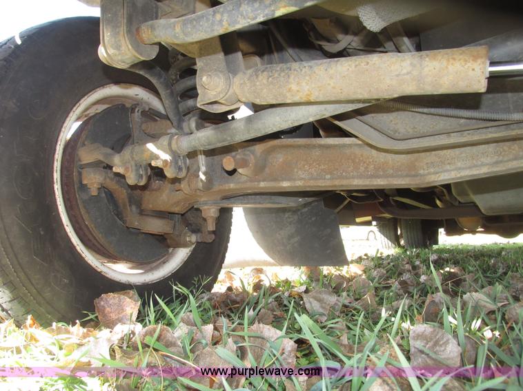 image for item G9911 2008 Ford E450 Super Duty Goeshen coach bus