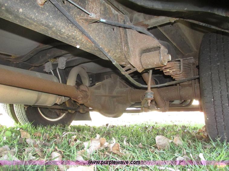 image for item G9911 2008 Ford E450 Super Duty Goeshen coach bus