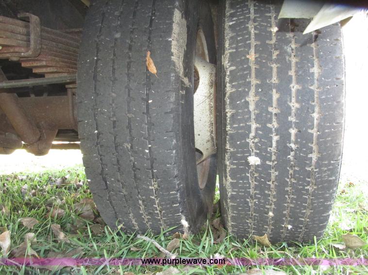 image for item G9911 2008 Ford E450 Super Duty Goeshen coach bus