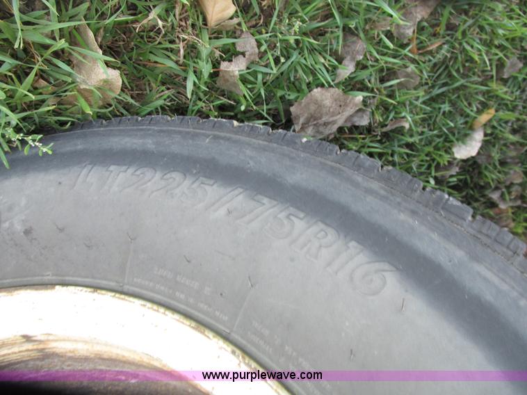 image for item G9911 2008 Ford E450 Super Duty Goeshen coach bus