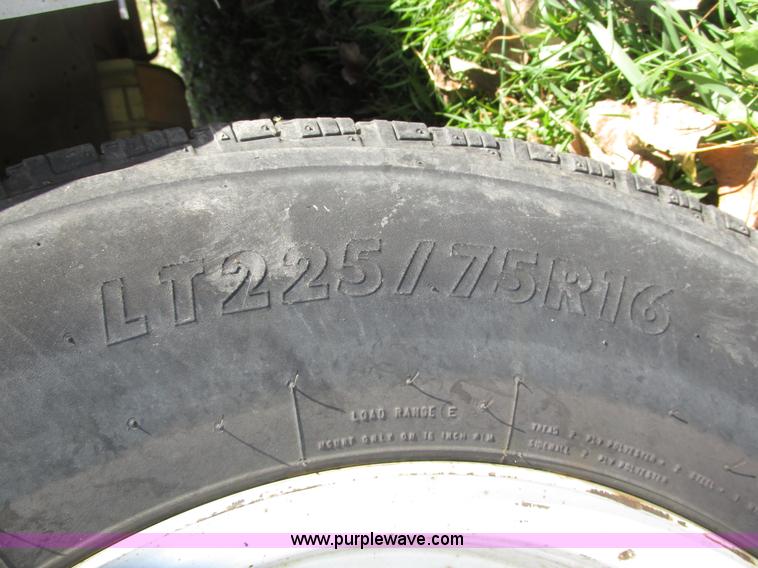 image for item G9911 2008 Ford E450 Super Duty Goeshen coach bus