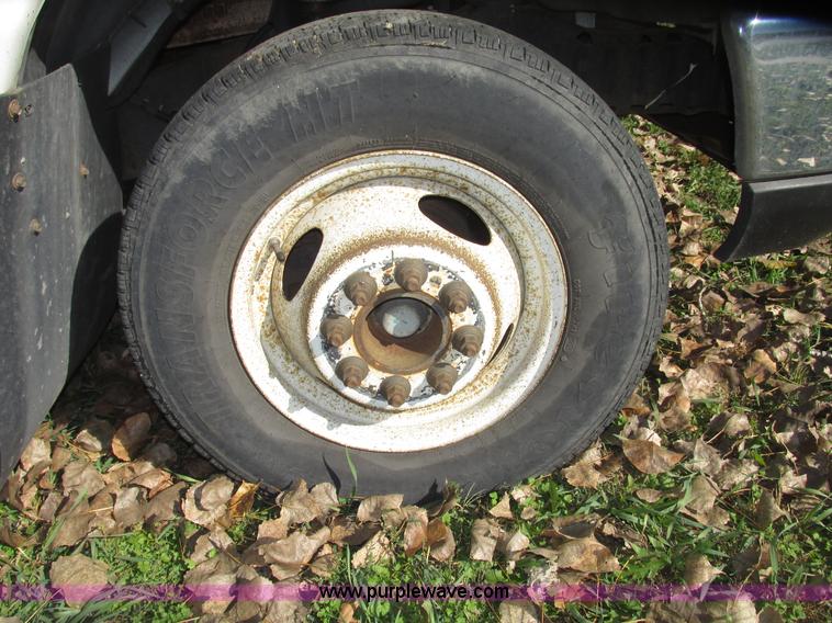 image for item G9911 2008 Ford E450 Super Duty Goeshen coach bus