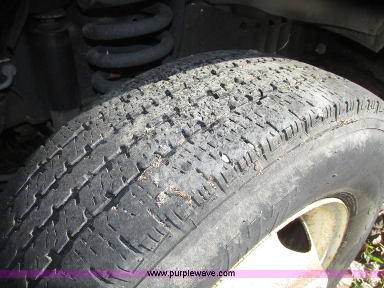 image for item G9911 2008 Ford E450 Super Duty Goeshen coach bus