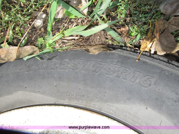 image for item G9911 2008 Ford E450 Super Duty Goeshen coach bus