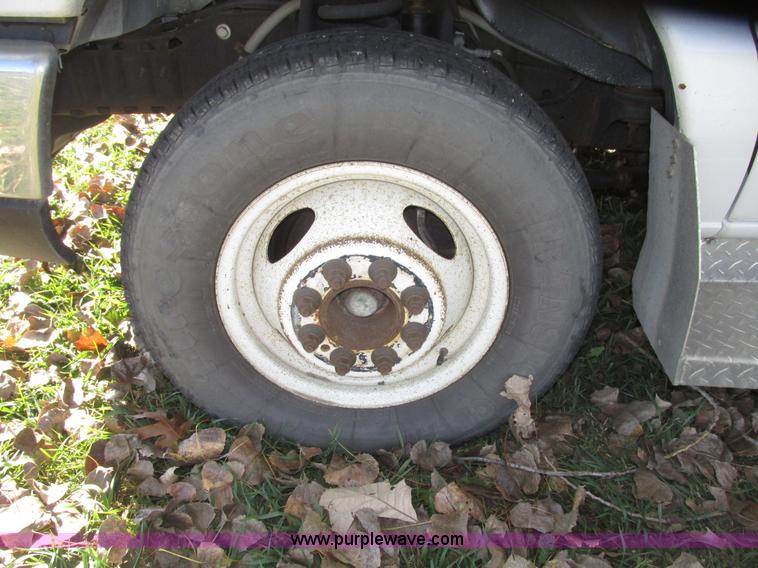 image for item G9911 2008 Ford E450 Super Duty Goeshen coach bus