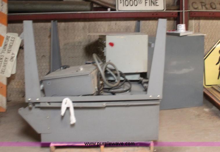 Scotchlite heat lamp applicator table in Arkansas City, KS Item H2007
