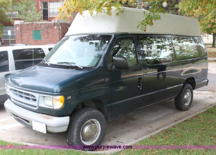 image for item H2042 1998 Ford Club Wagon van