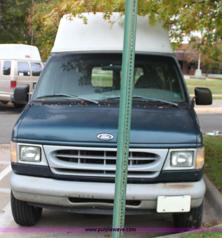 image for item H2042 1998 Ford Club Wagon van