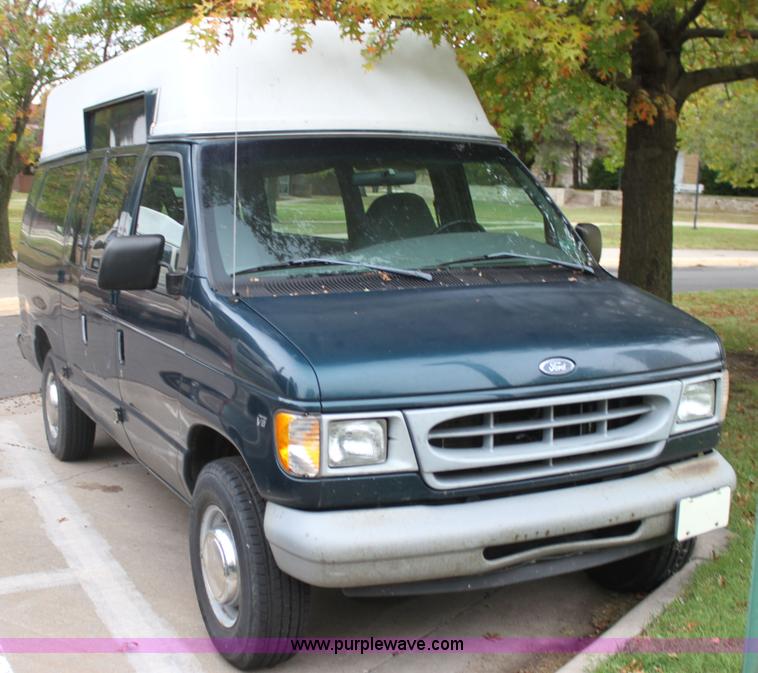 image for item H2042 1998 Ford Club Wagon van