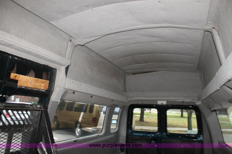 image for item H2042 1998 Ford Club Wagon van